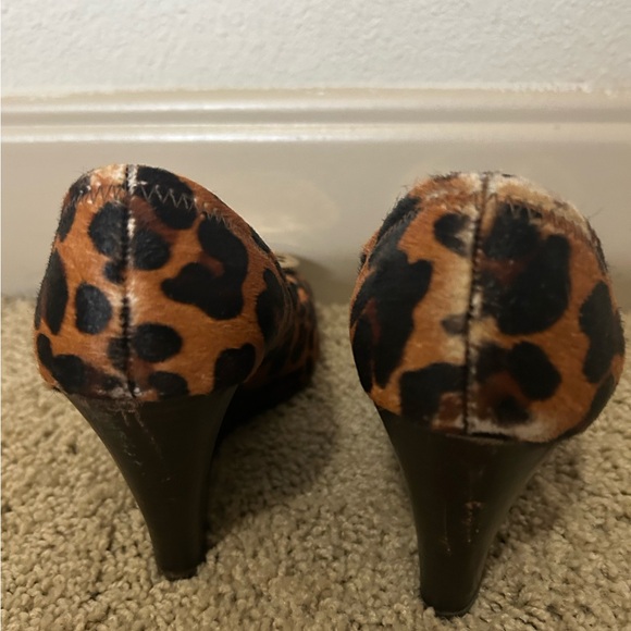 Tory Burch Sophie calf-hair, leopard wedge heel - Picture 3 of 6